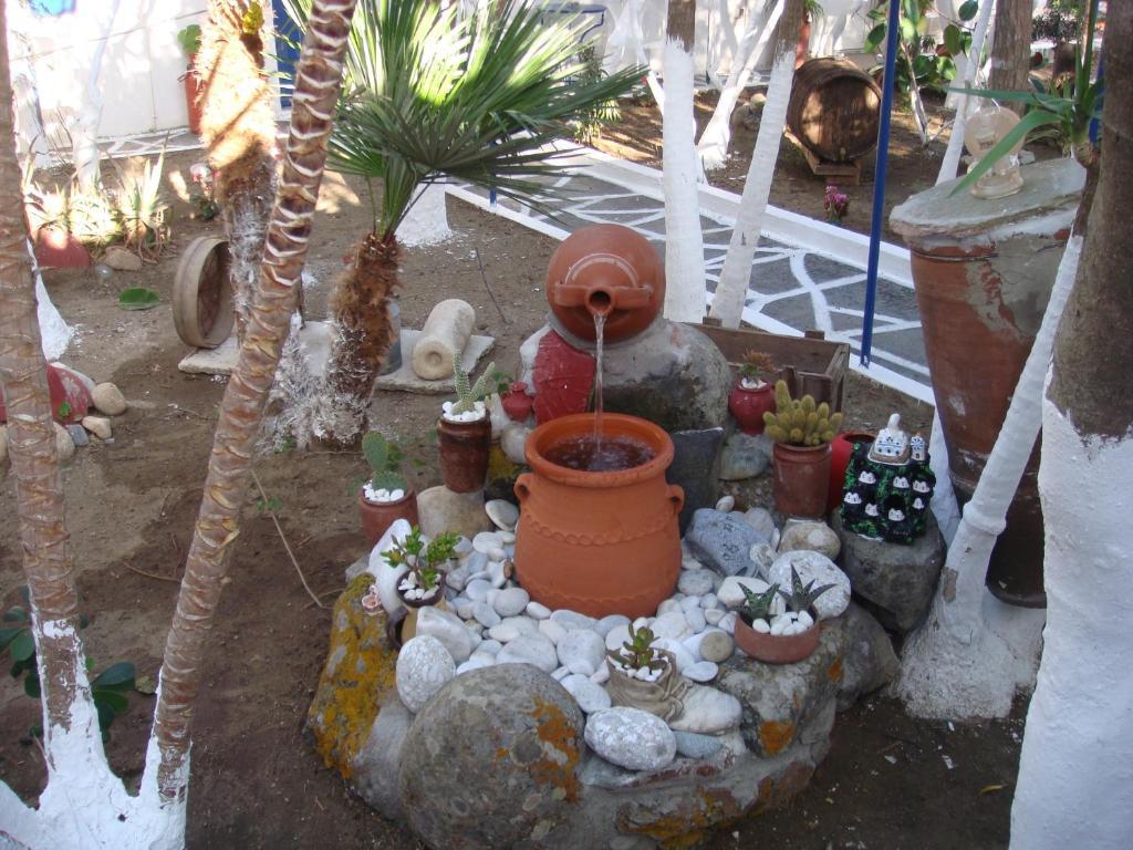 Boussetil Rooms Capanmat Tinos Exterior photo